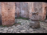 03354 ostia - regio i - insula iii - caseggiato dei molini (i,iii,1) - raum 18 - blick ri raum 17 - bli suedwesten - 01-2024.jpg